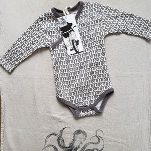 0-3 months longsleeve bodysuit onsie